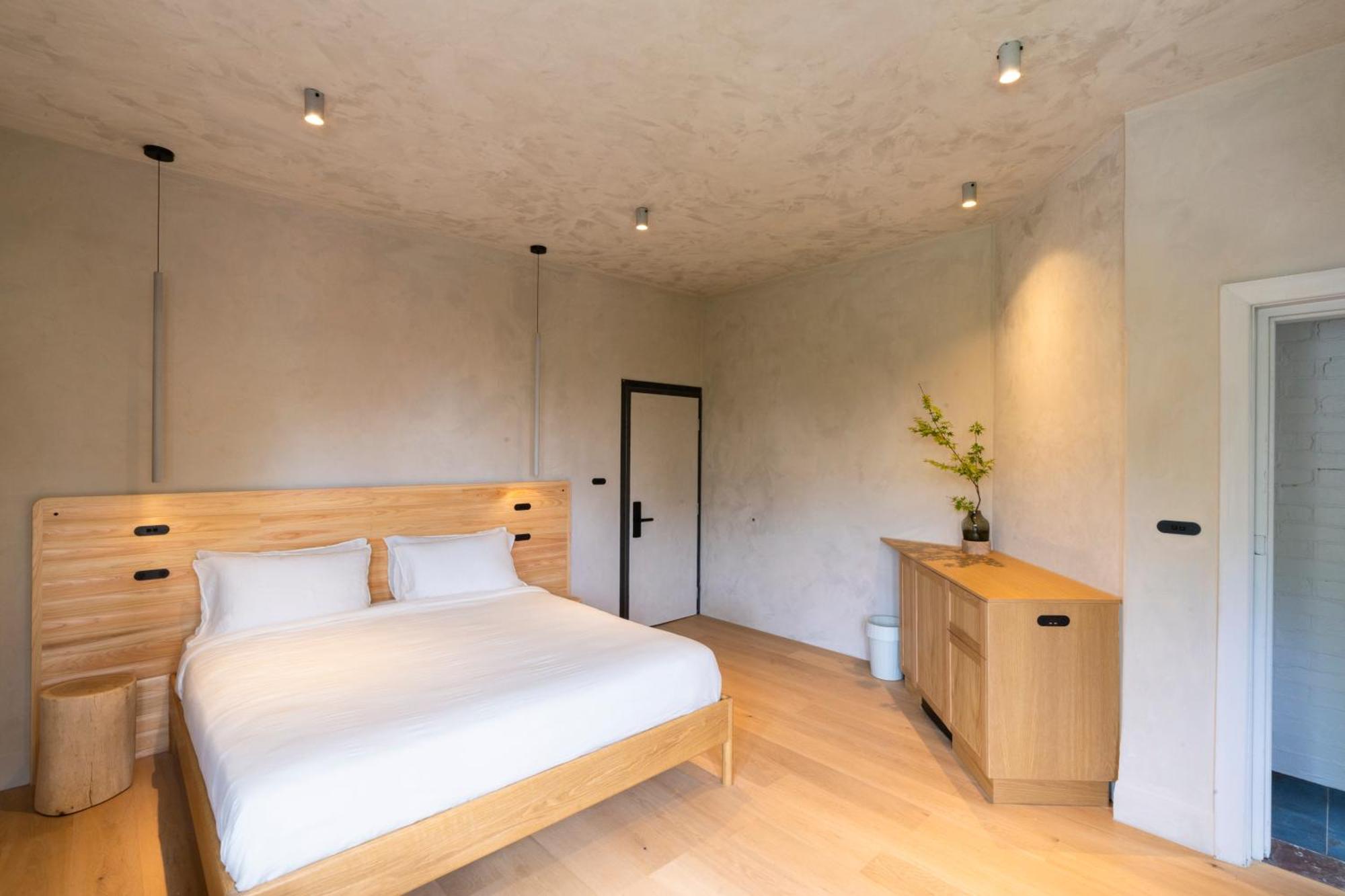 In The Brick Spa And Hotel Melbourne Exterior photo