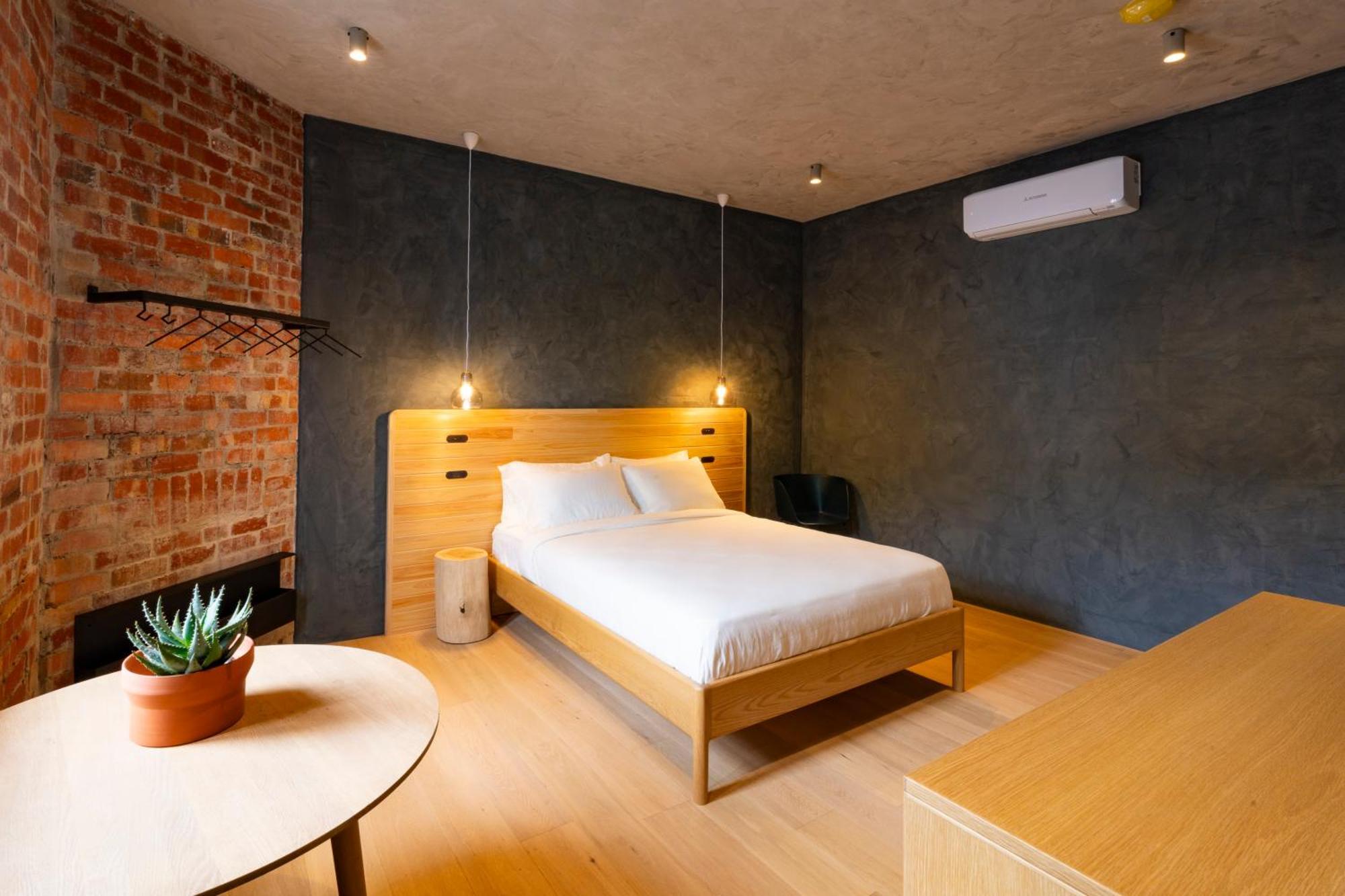 In The Brick Spa And Hotel Melbourne Exterior photo